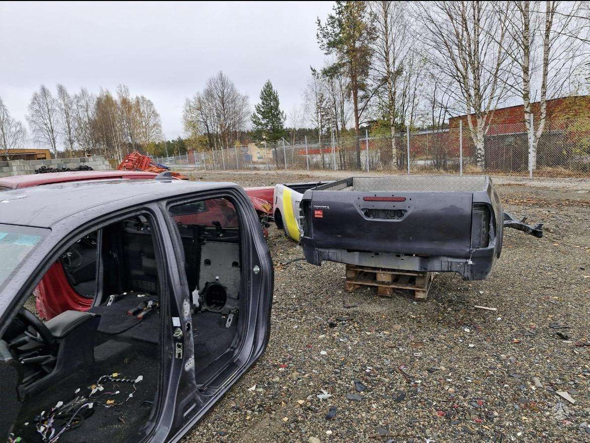 Toyota Hilux детали кузова