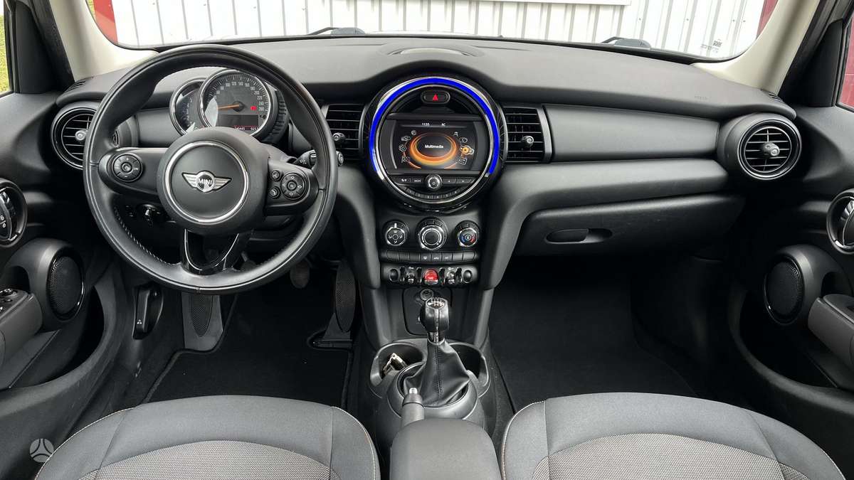 Mini Cooper, 1.5 l., hatchback
