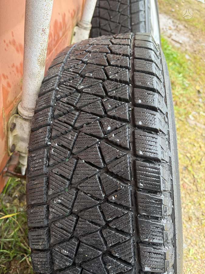 Bridgestone Blizzak, winter 225/65 R17