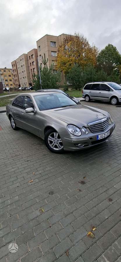 Mercedes-Benz E220