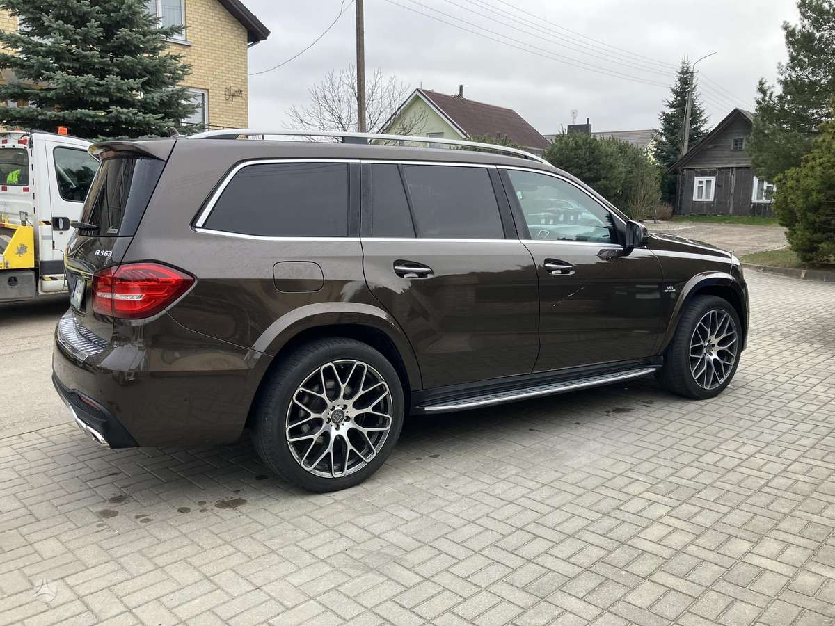 Mercedes-Benz GL550