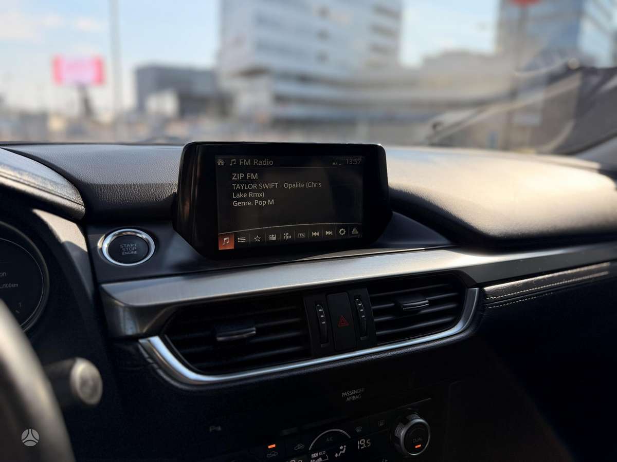 Mazda 6, 2.2 l., Седан