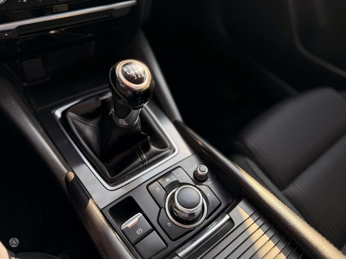 Mazda 6, 2.2 l., Седан