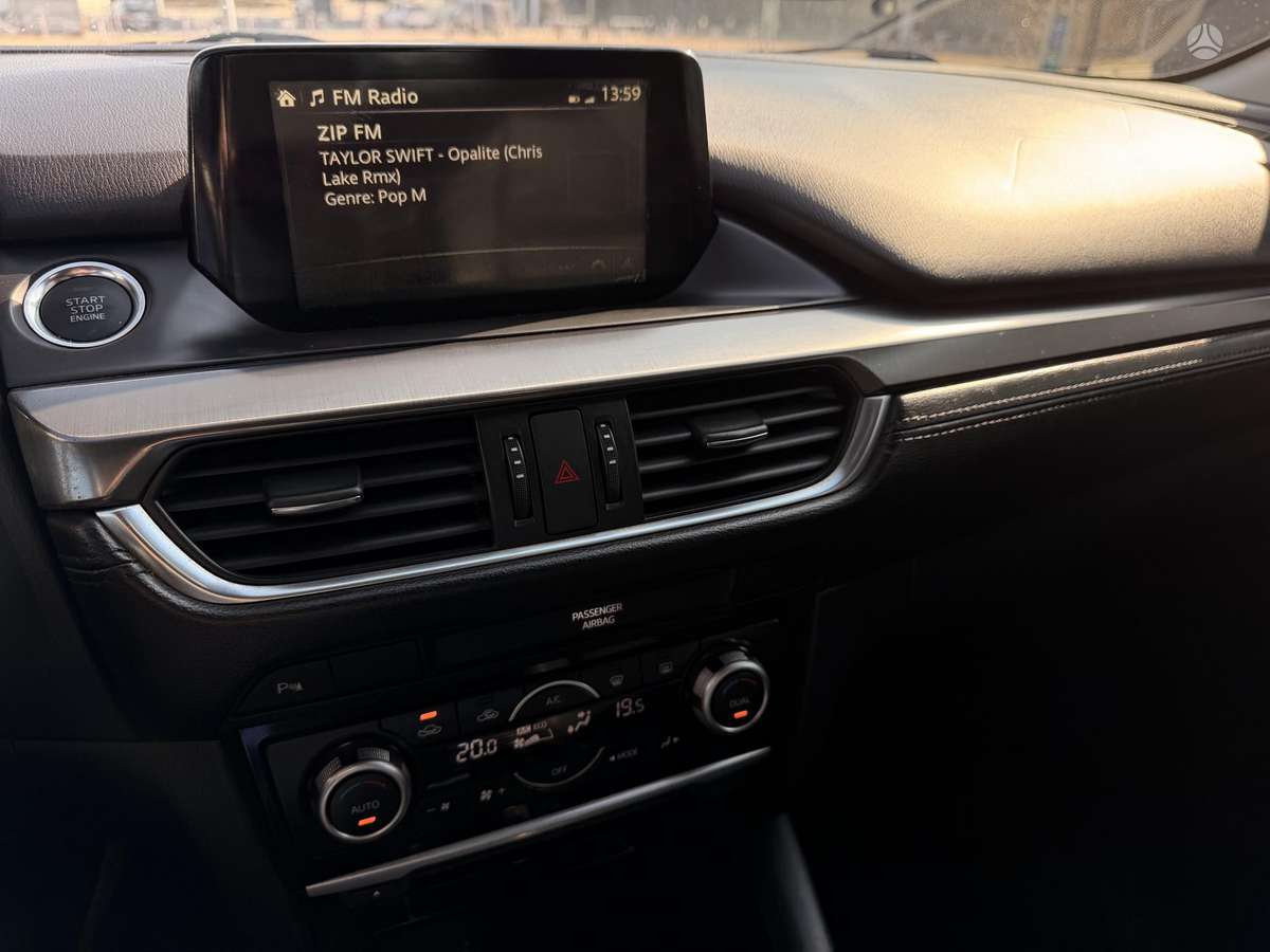 Mazda 6, 2.2 l., Седан