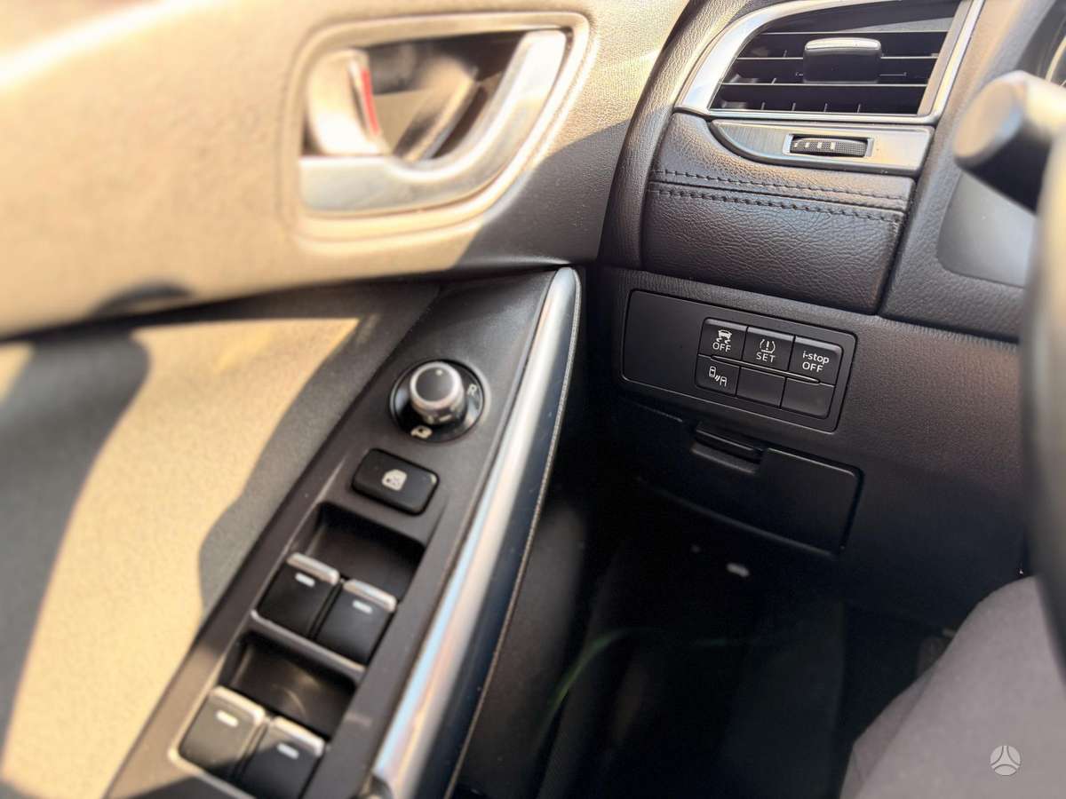 Mazda 6, 2.2 l., Седан