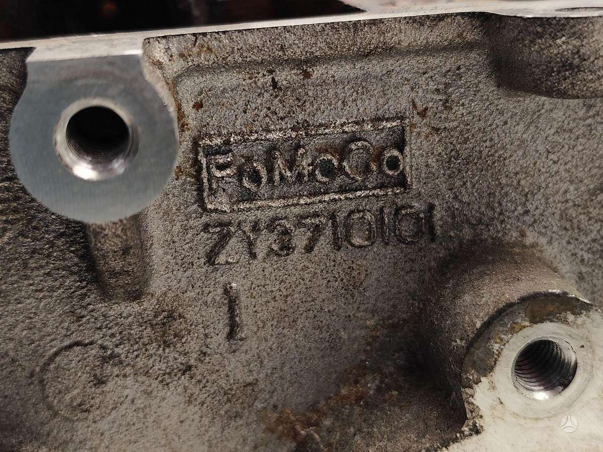 Mazda 3, ZY3710101, variklio galvutė