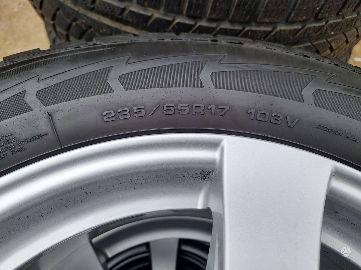 Goodyear, зимние 235/55 R17