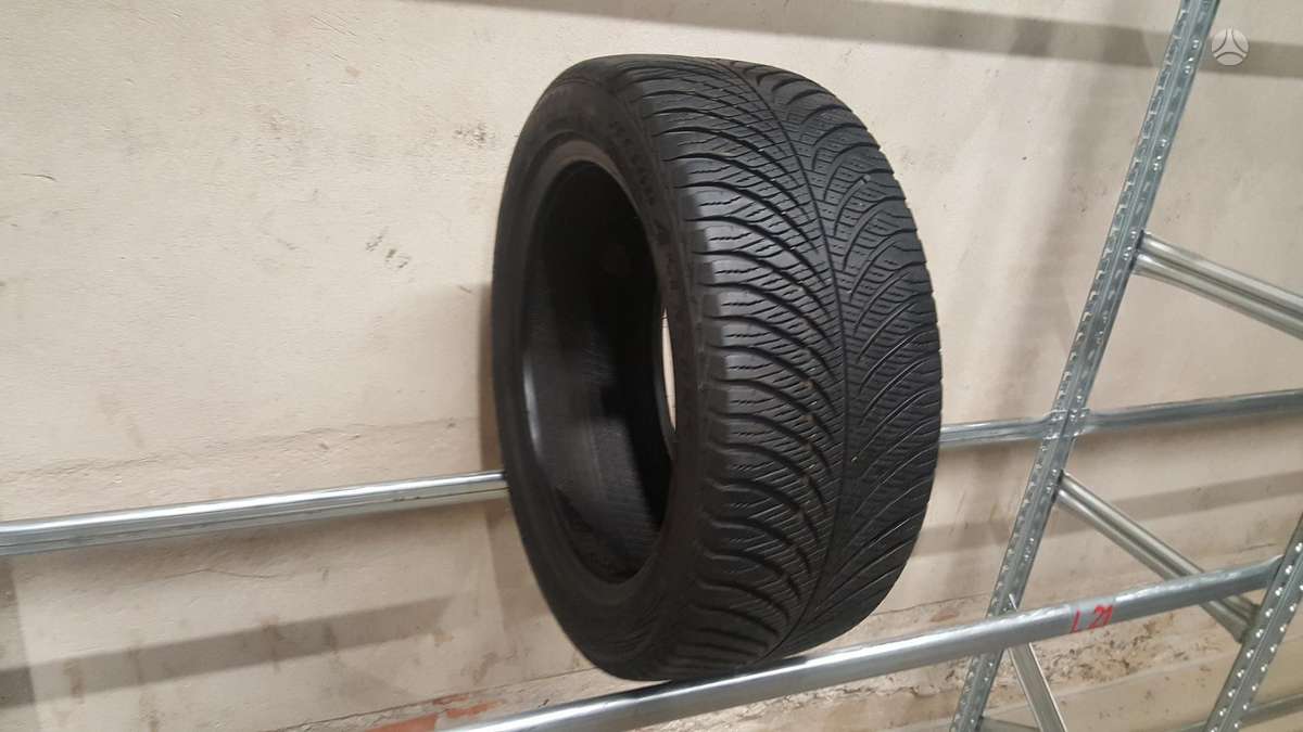 Goodyear VECTOR4SEASONS, всесезонные 215/45 R16