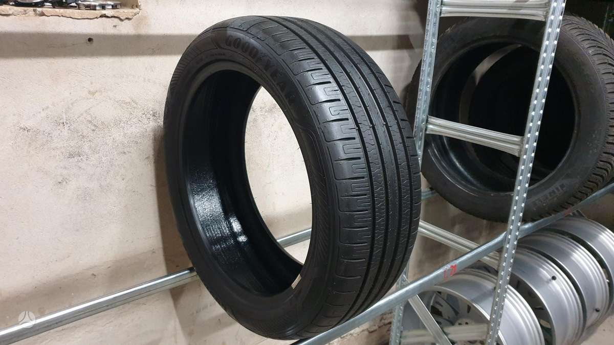 Goodyear EfficientGripPerformance, летние 215/50 R19