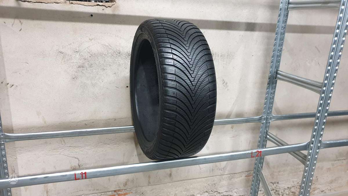 Kumho Solus 4SHA32, всесезонные 225/40 R18