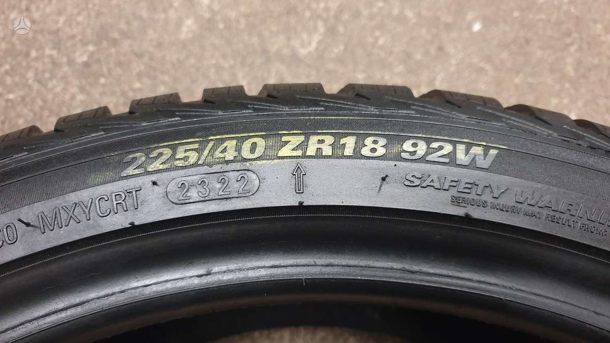 Kumho Solus 4SHA32, всесезонные 225/40 R18