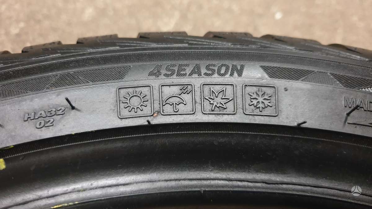 Kumho Solus 4SHA32, всесезонные 225/40 R18