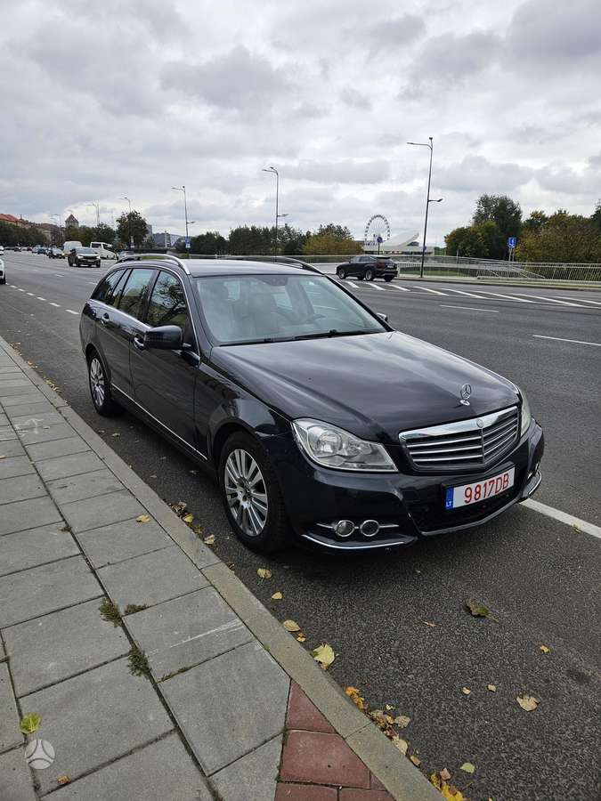 Mercedes-Benz C220