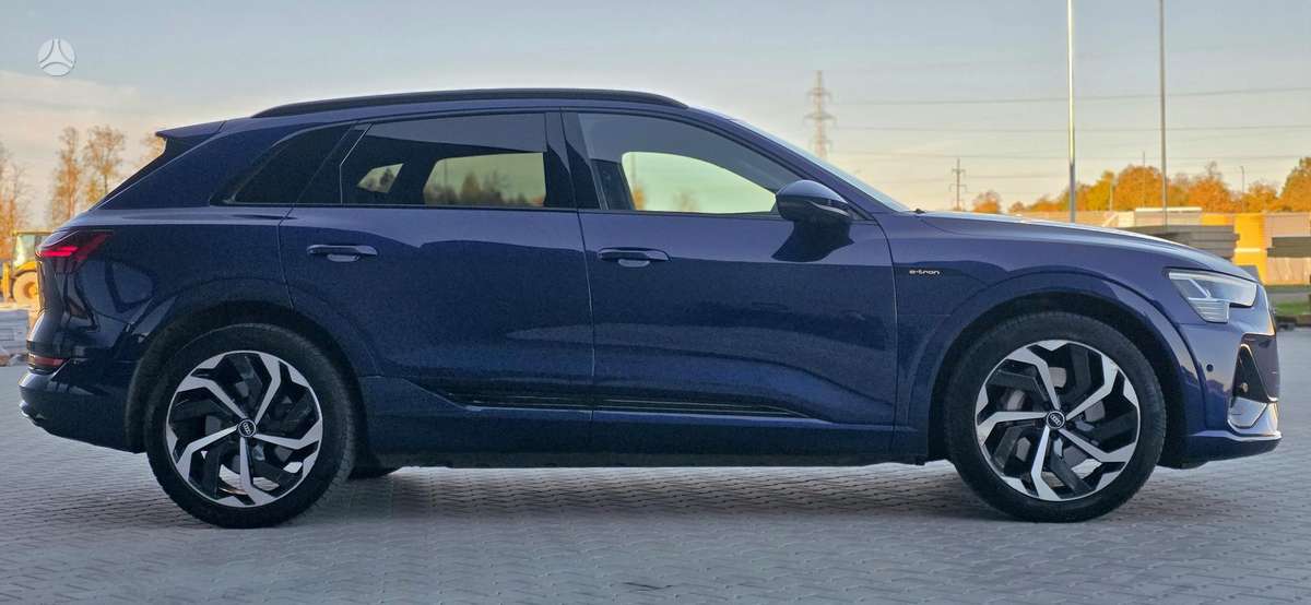 Audi e-tron, Внедорожник / Кроссовер