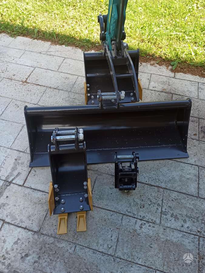 Sunward XT-15, мини-экскаваторы