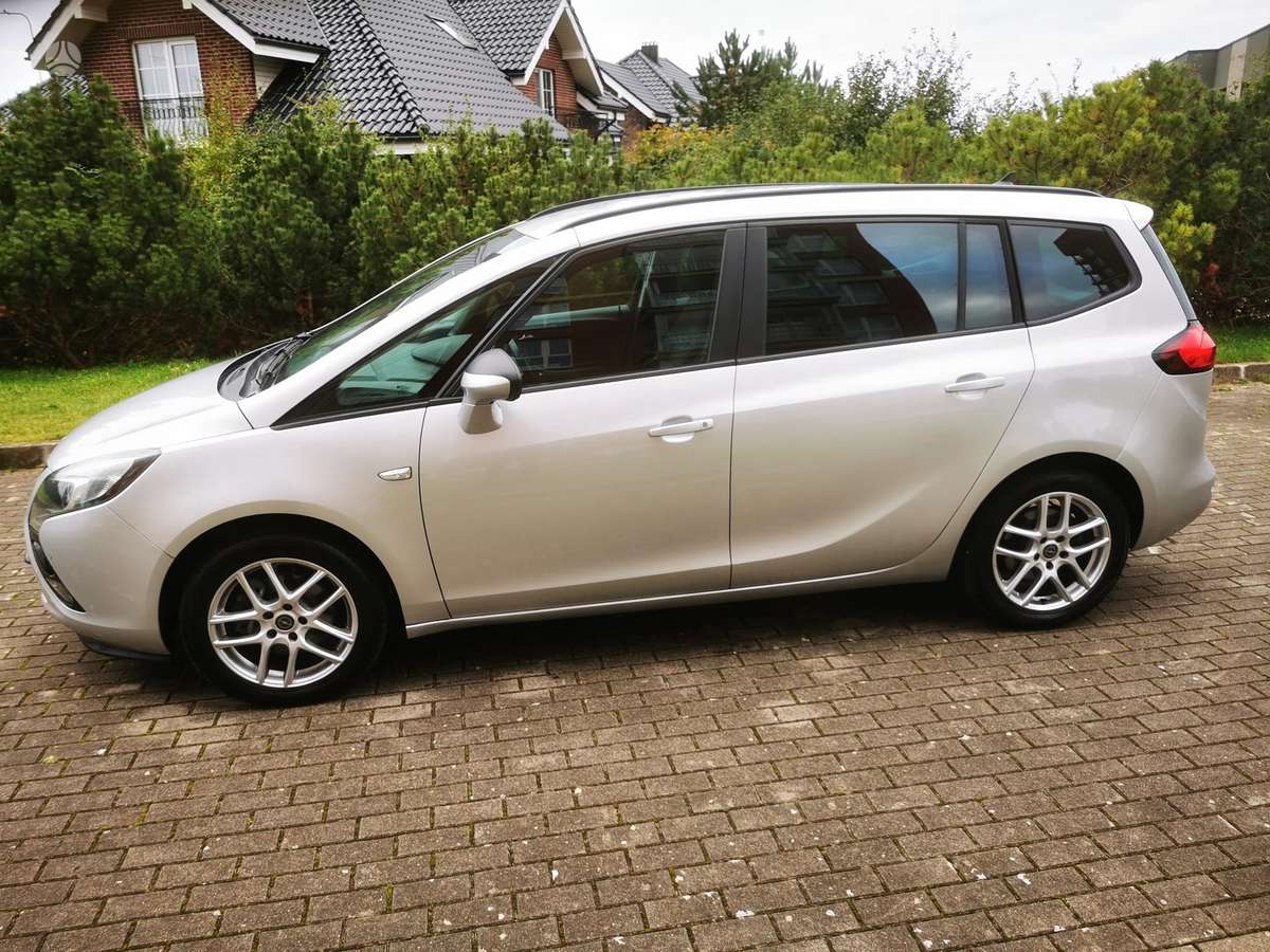 Opel Zafira 2012 — photo 7