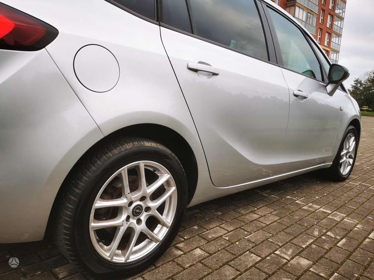 Opel Zafira 2012 — photo 10