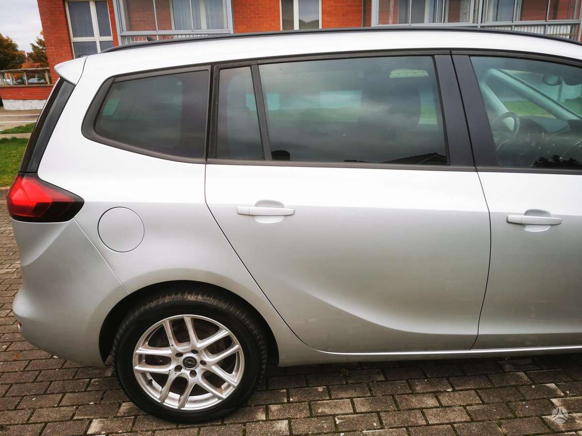 Opel Zafira 2012 — photo 13