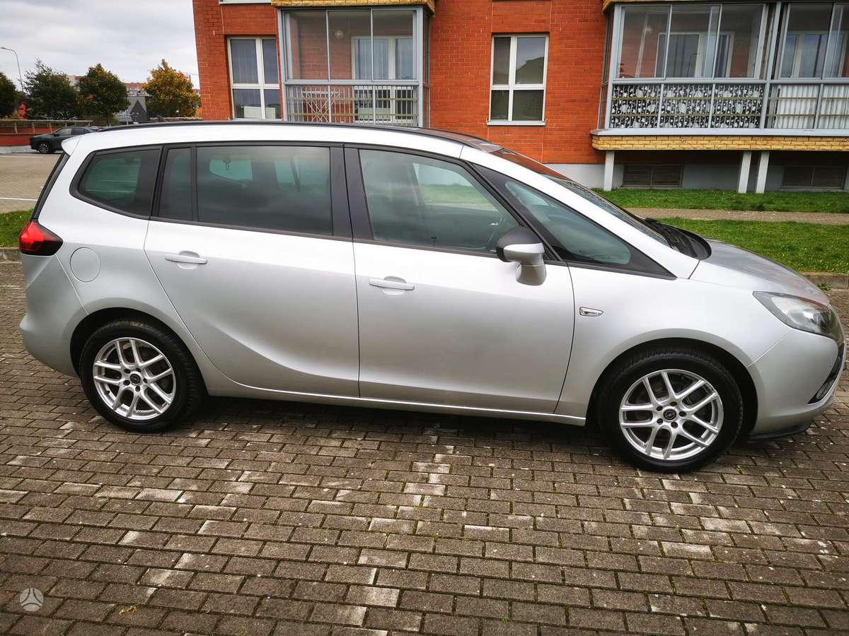 Opel Zafira 2012 — photo 8