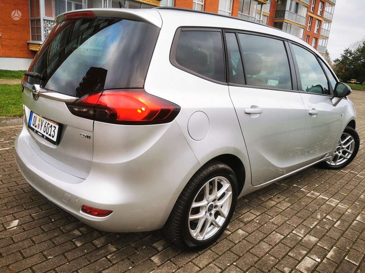 Opel Zafira 2012 — photo 6
