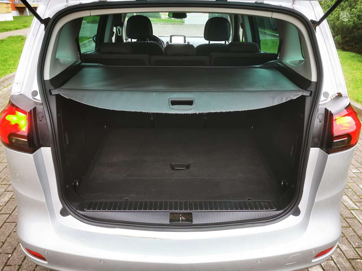 Opel Zafira 2012 — photo 29