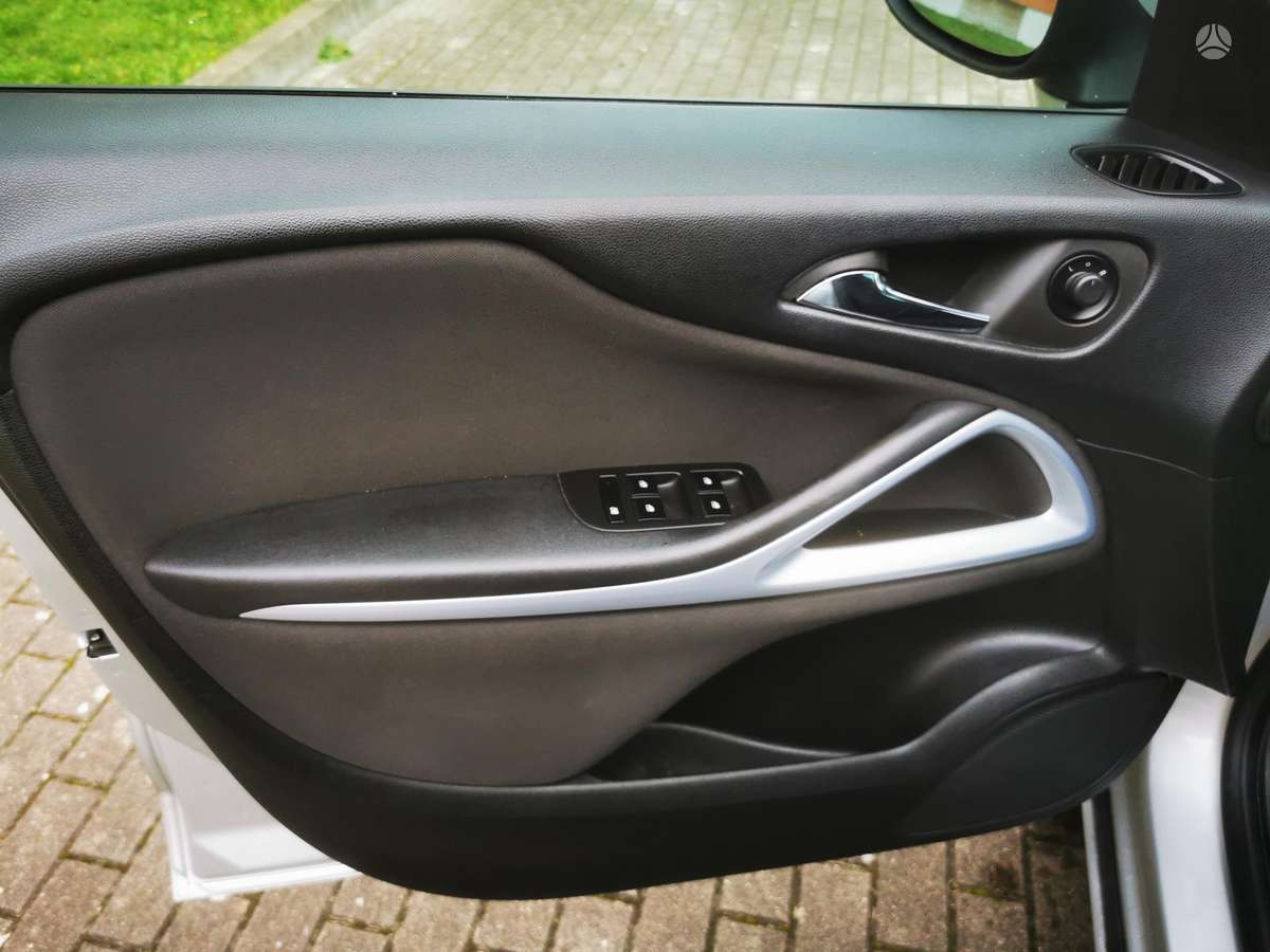 Opel Zafira 2012 — photo 27