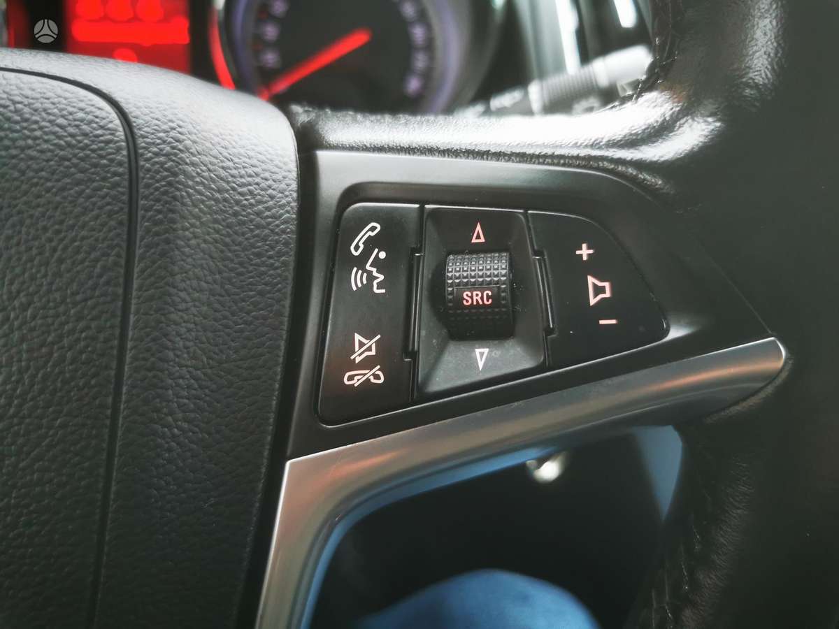 Opel Zafira 2012 — photo 25