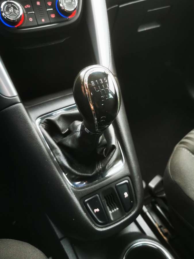 Opel Zafira 2012 — photo 23