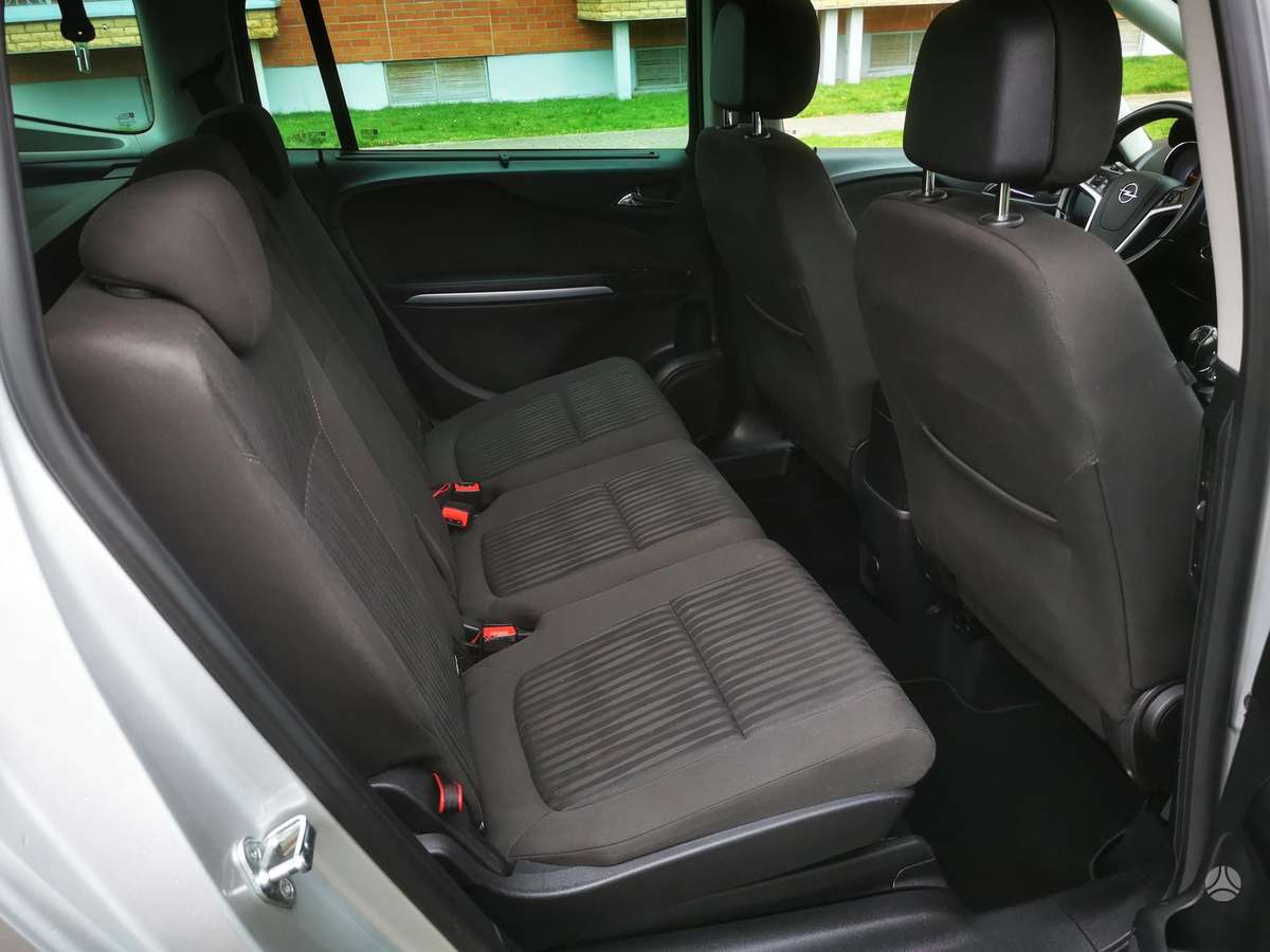 Opel Zafira 2012 — photo 20