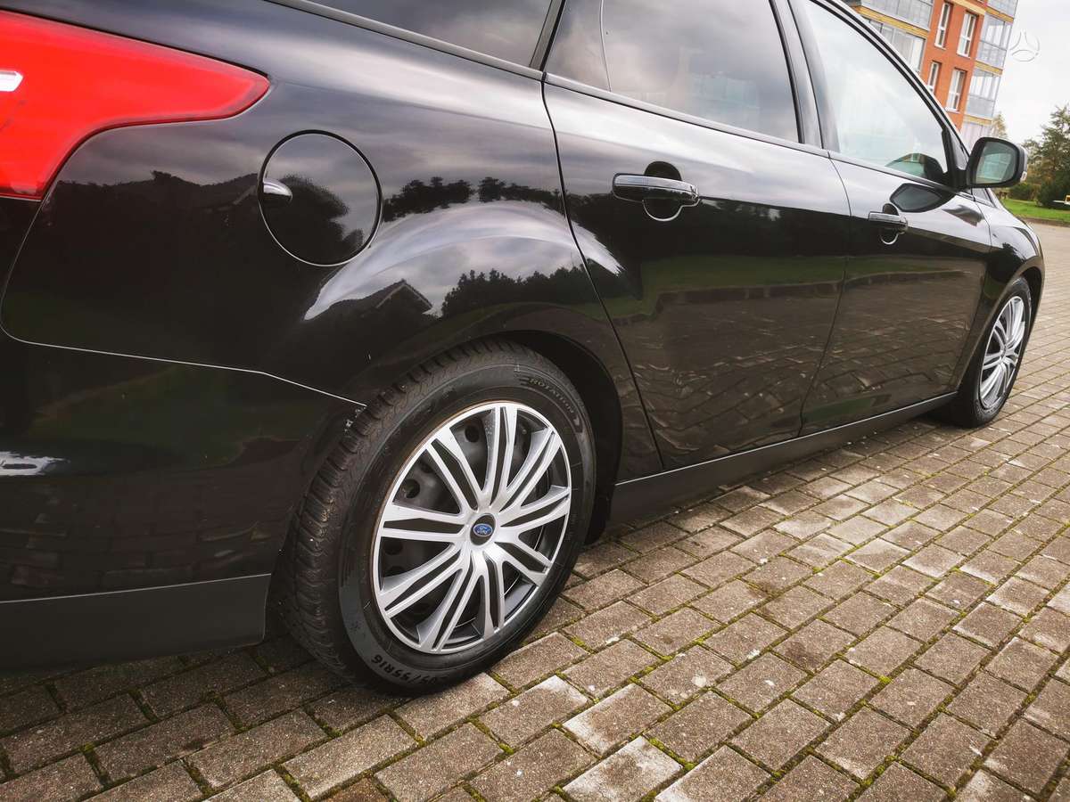 Ford Focus 2015 — фото 10
