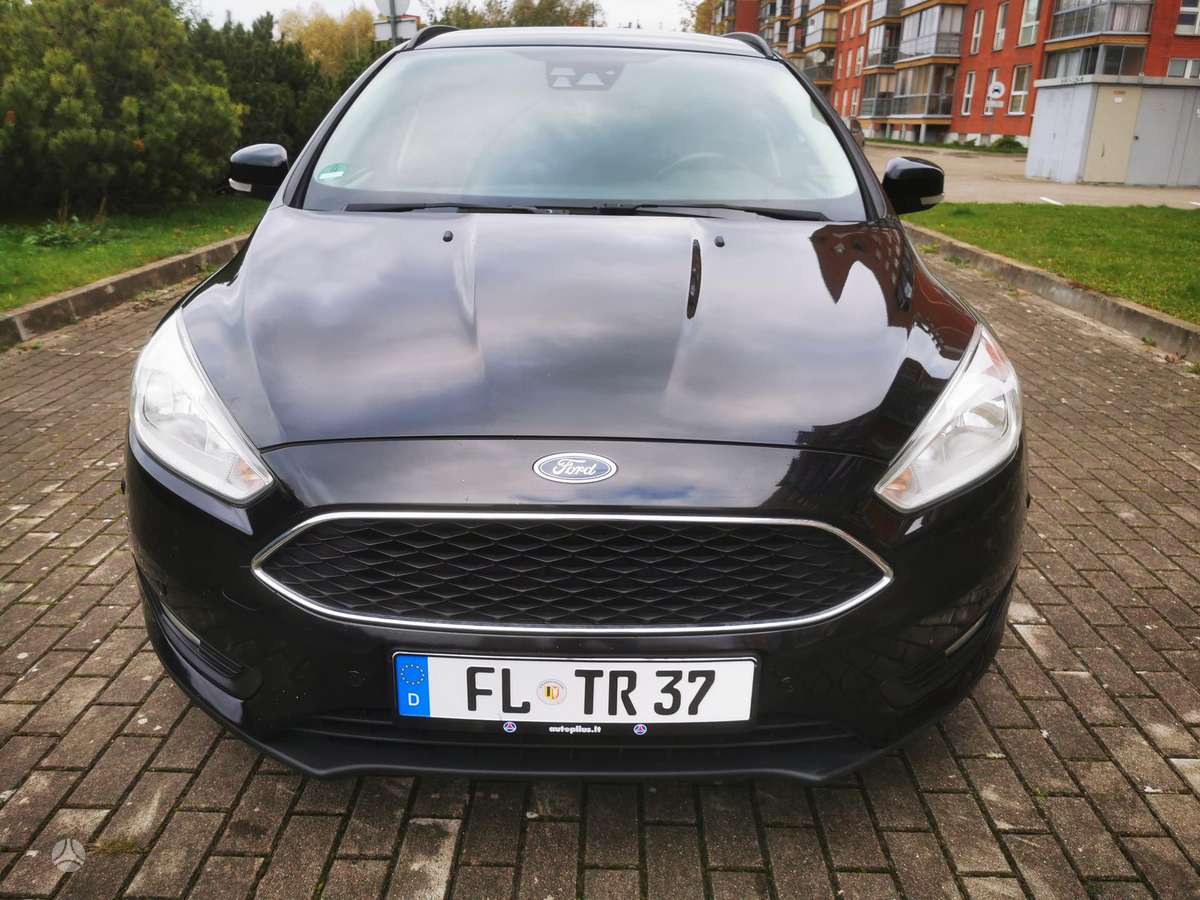 Ford Focus 2015 — вигляд ззаду