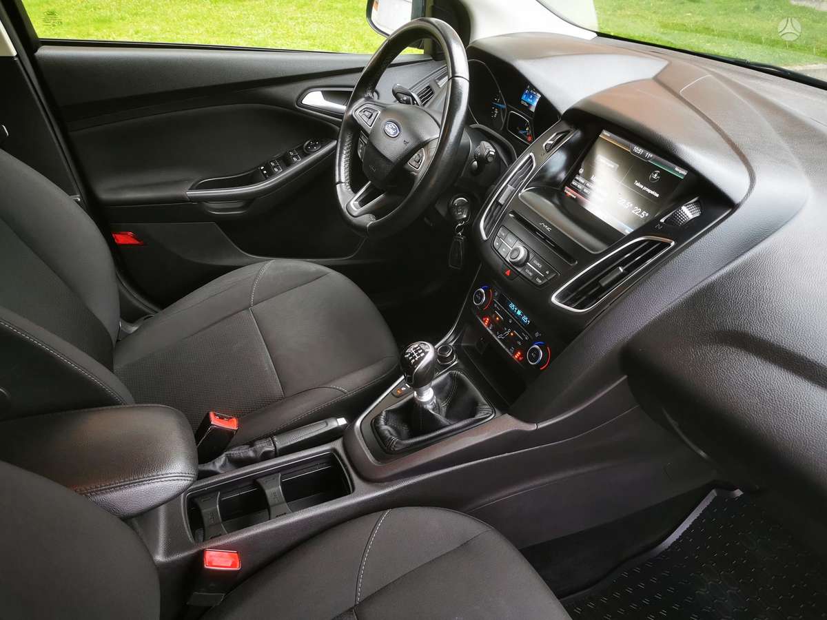 Ford Focus 2015 — фото 20