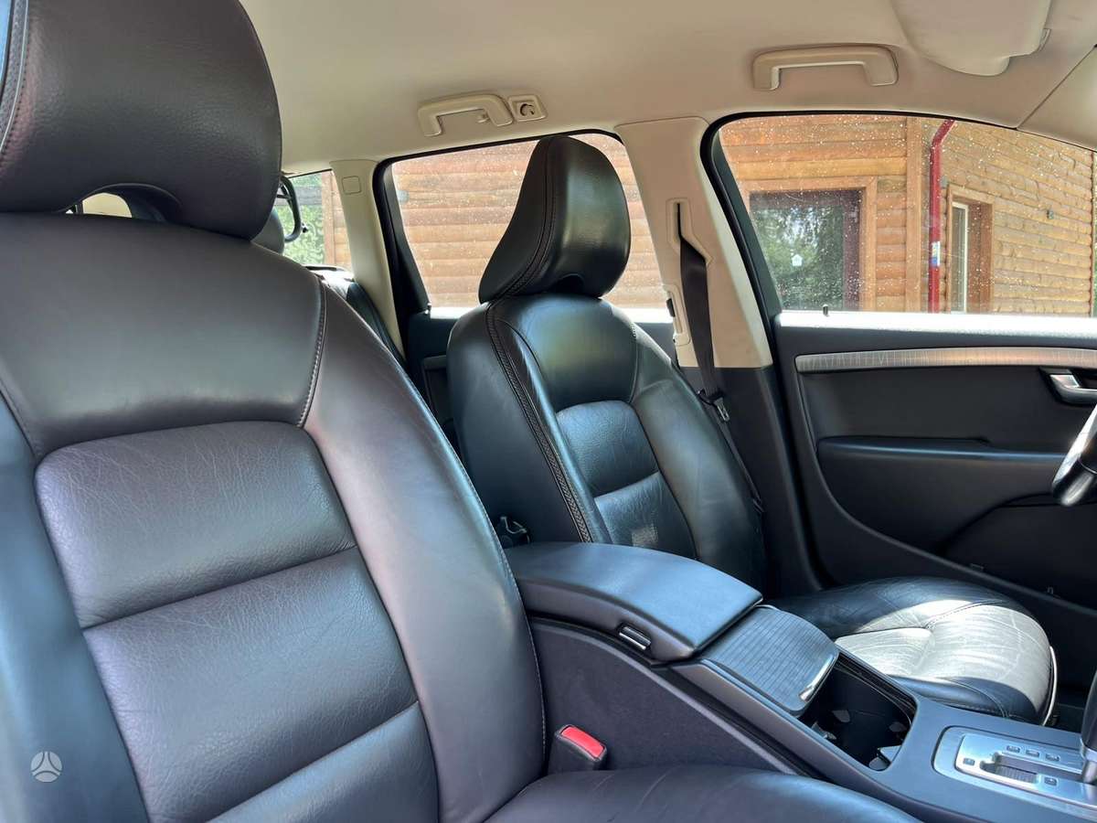 Volvo XC70, Универсал