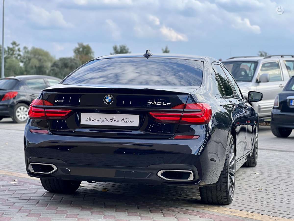 BMW 740