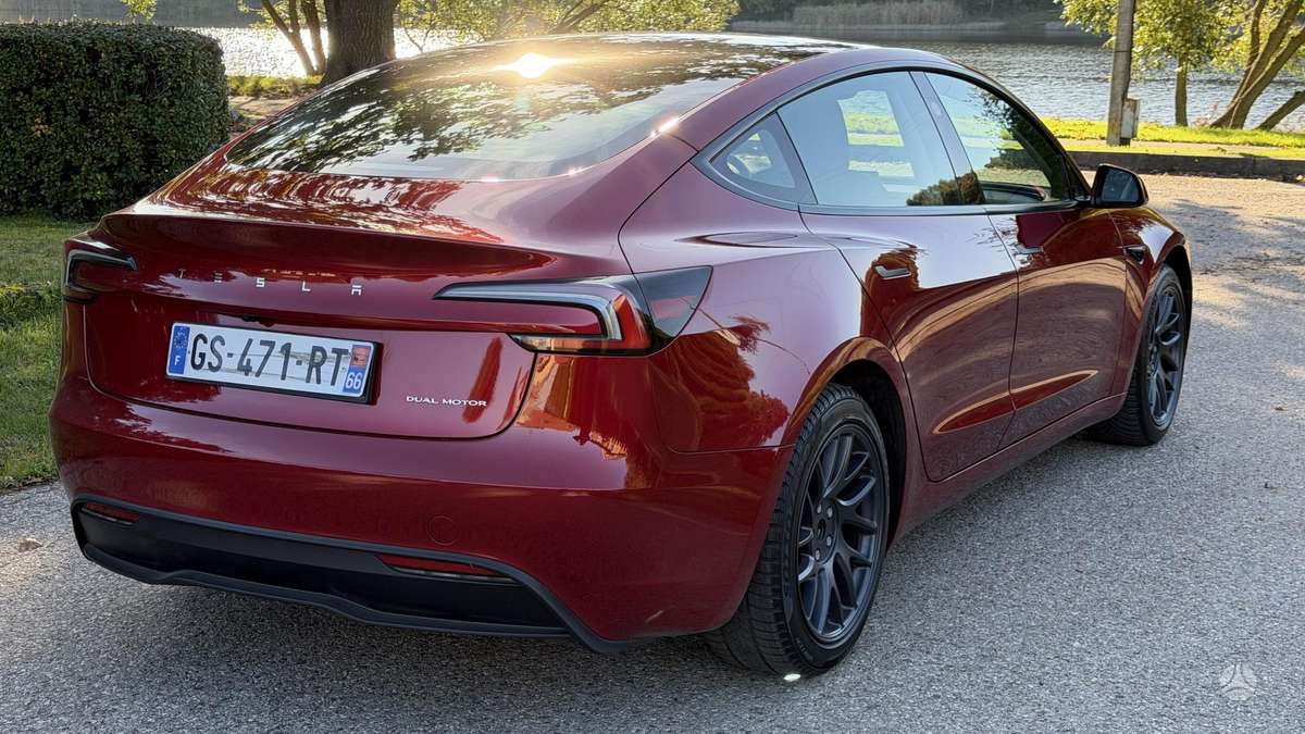 Tesla Model 3, 82 kWh, hatchback