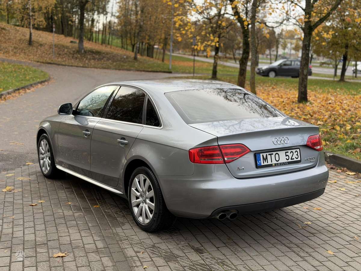 Audi A4, 2.0 l., Седан