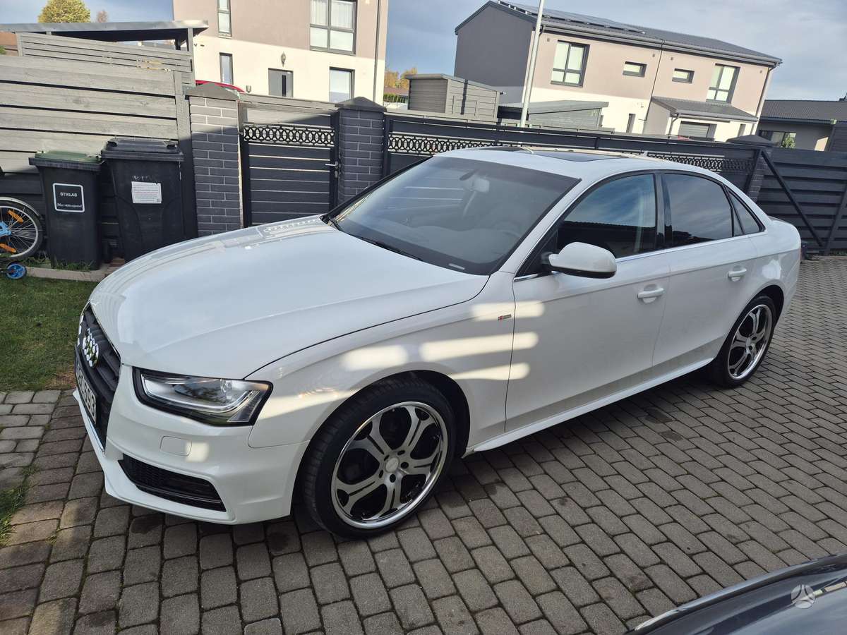 Audi A4, 2.0 l., Седан