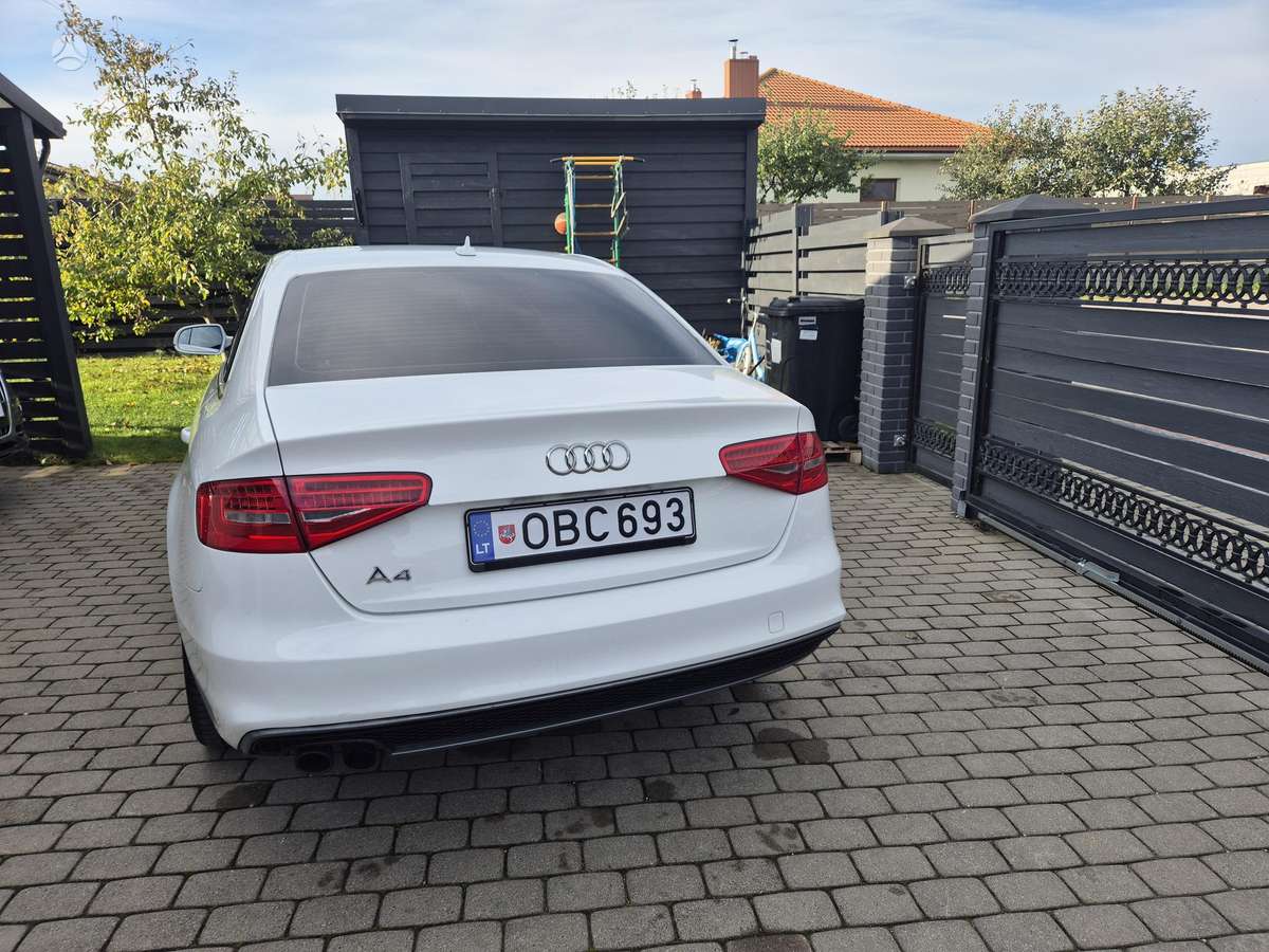 Audi A4, 2.0 l., Седан