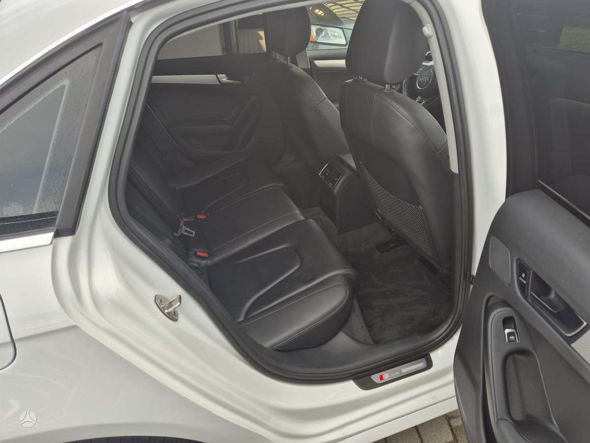 Audi A4, 2.0 l., Седан