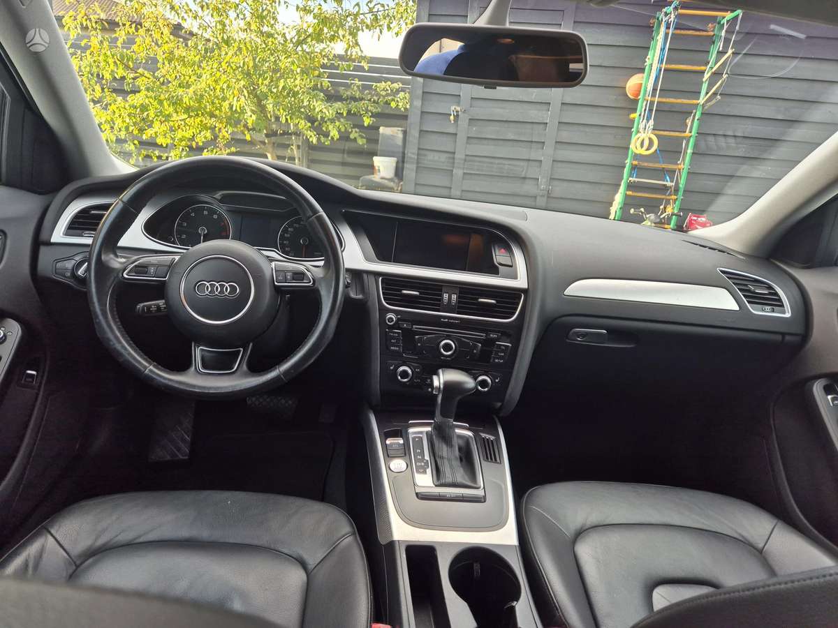 Audi A4, 2.0 l., Седан