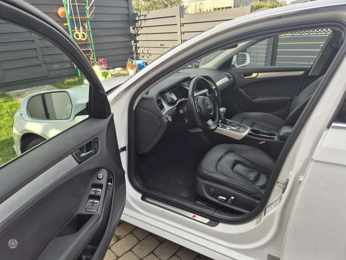 Audi A4, 2.0 l., Седан