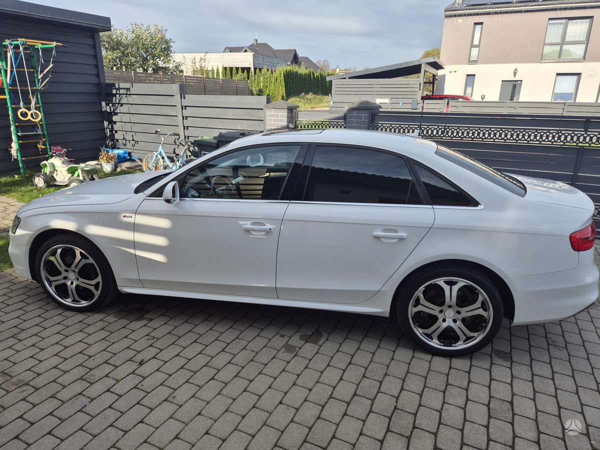 Audi A4, 2.0 l., Седан