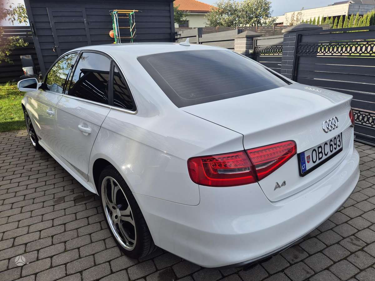 Audi A4, 2.0 l., Седан
