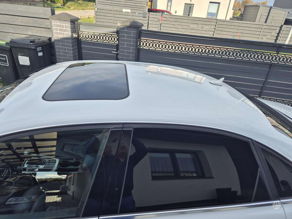 Audi A4, 2.0 l., Седан