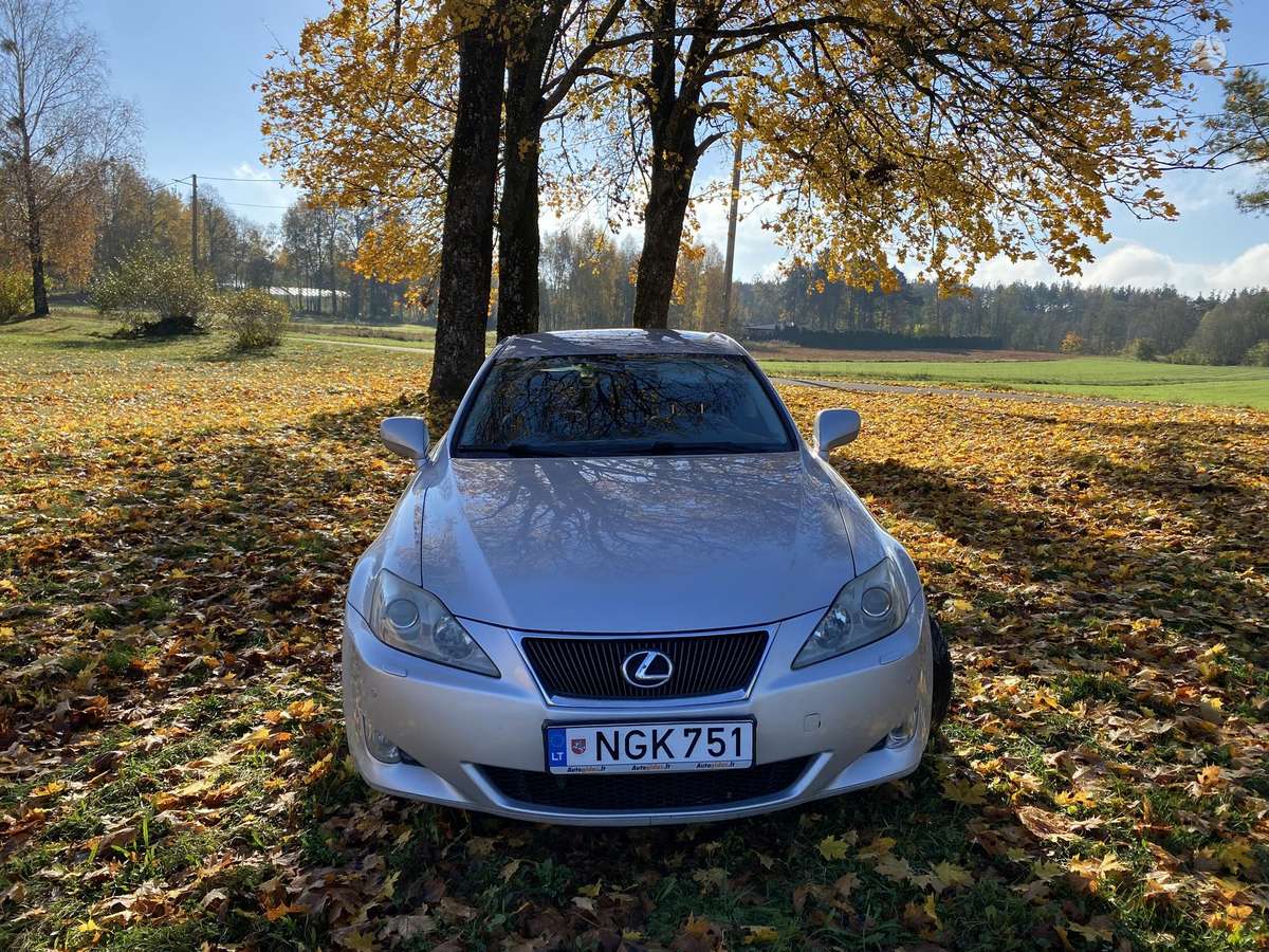 Lexus IS 220