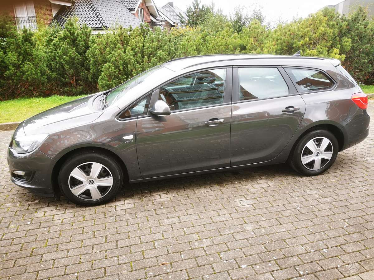 Opel Astra 2013 — photo 7