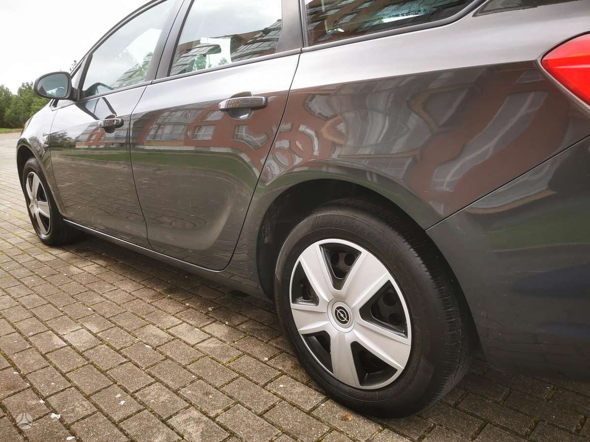 Opel Astra 2013 — photo 9