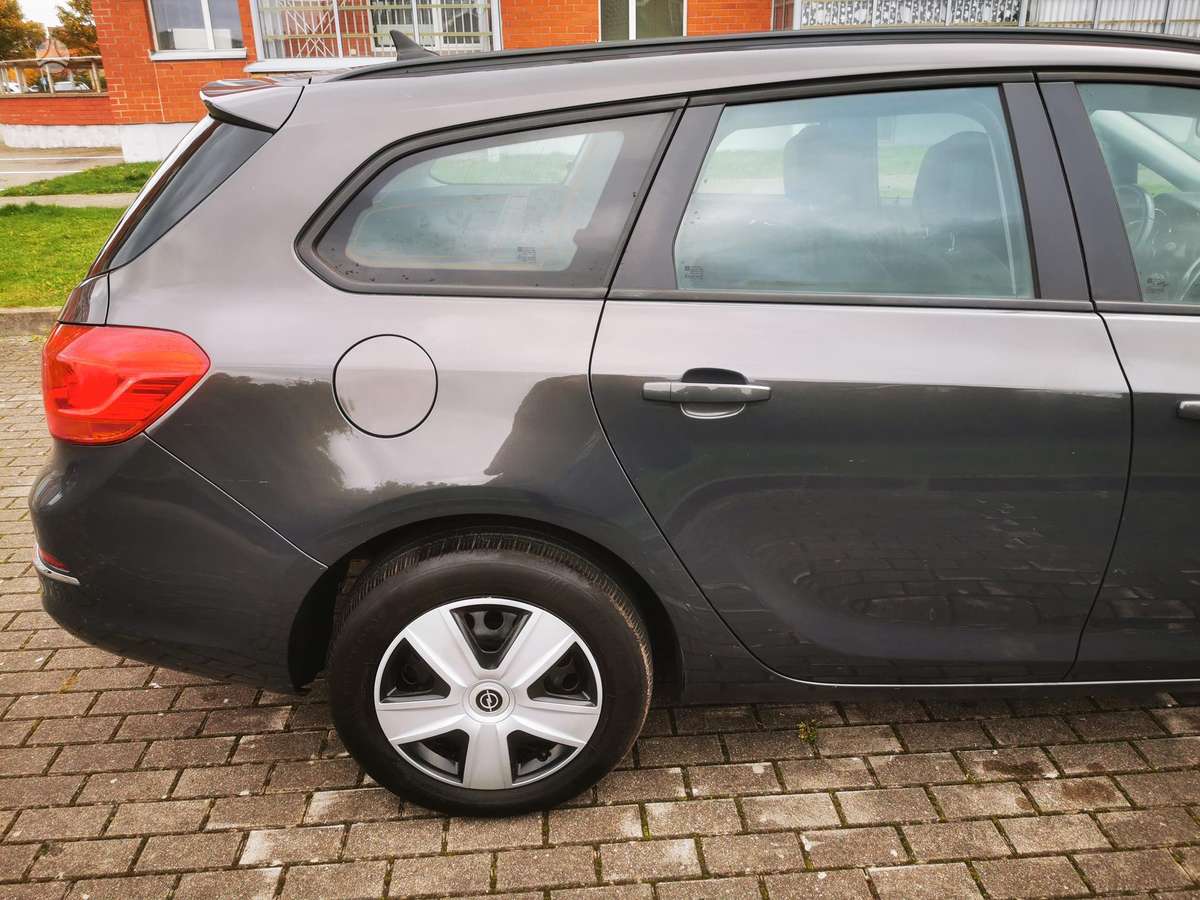 Opel Astra 2013 — photo 13