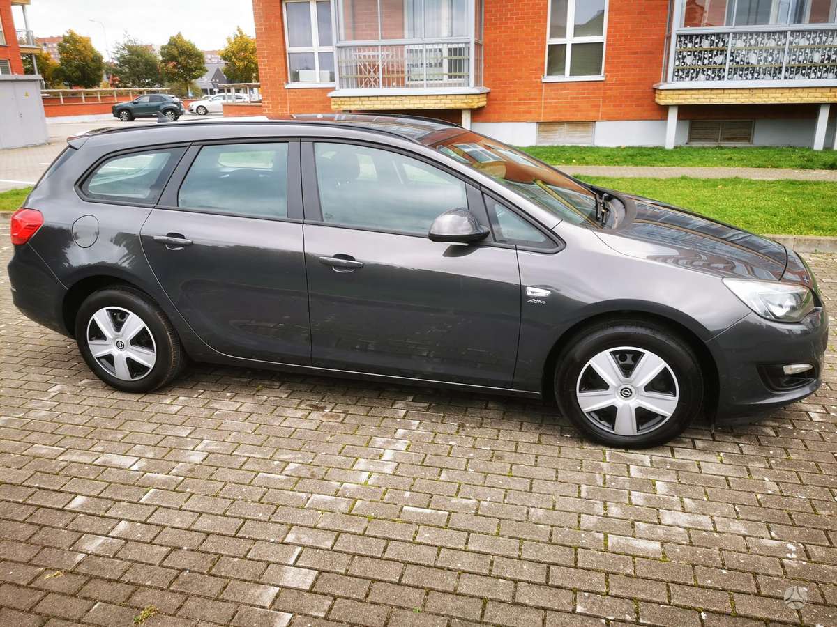 Opel Astra 2013 — photo 8