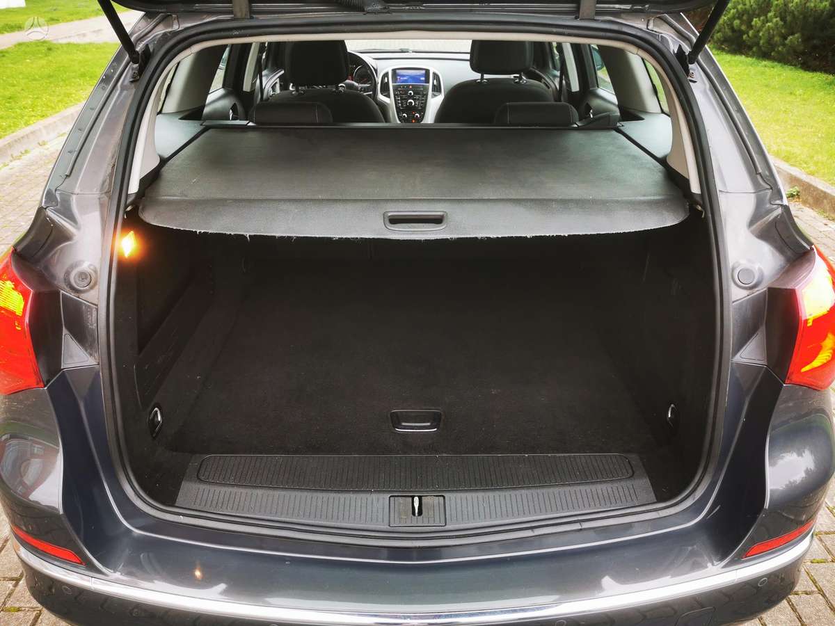 Opel Astra 2013 — photo 27